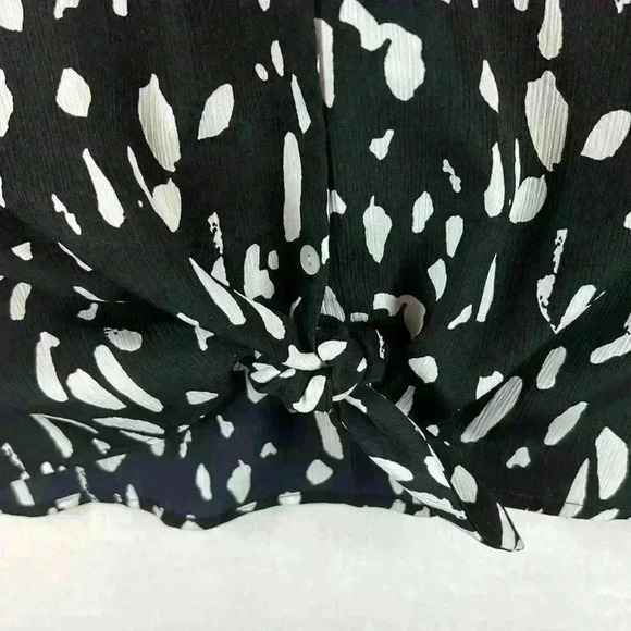 Nine West Women’s Top Size XL Black and White Tie Front 100% Polyester - Picture 4 of 8